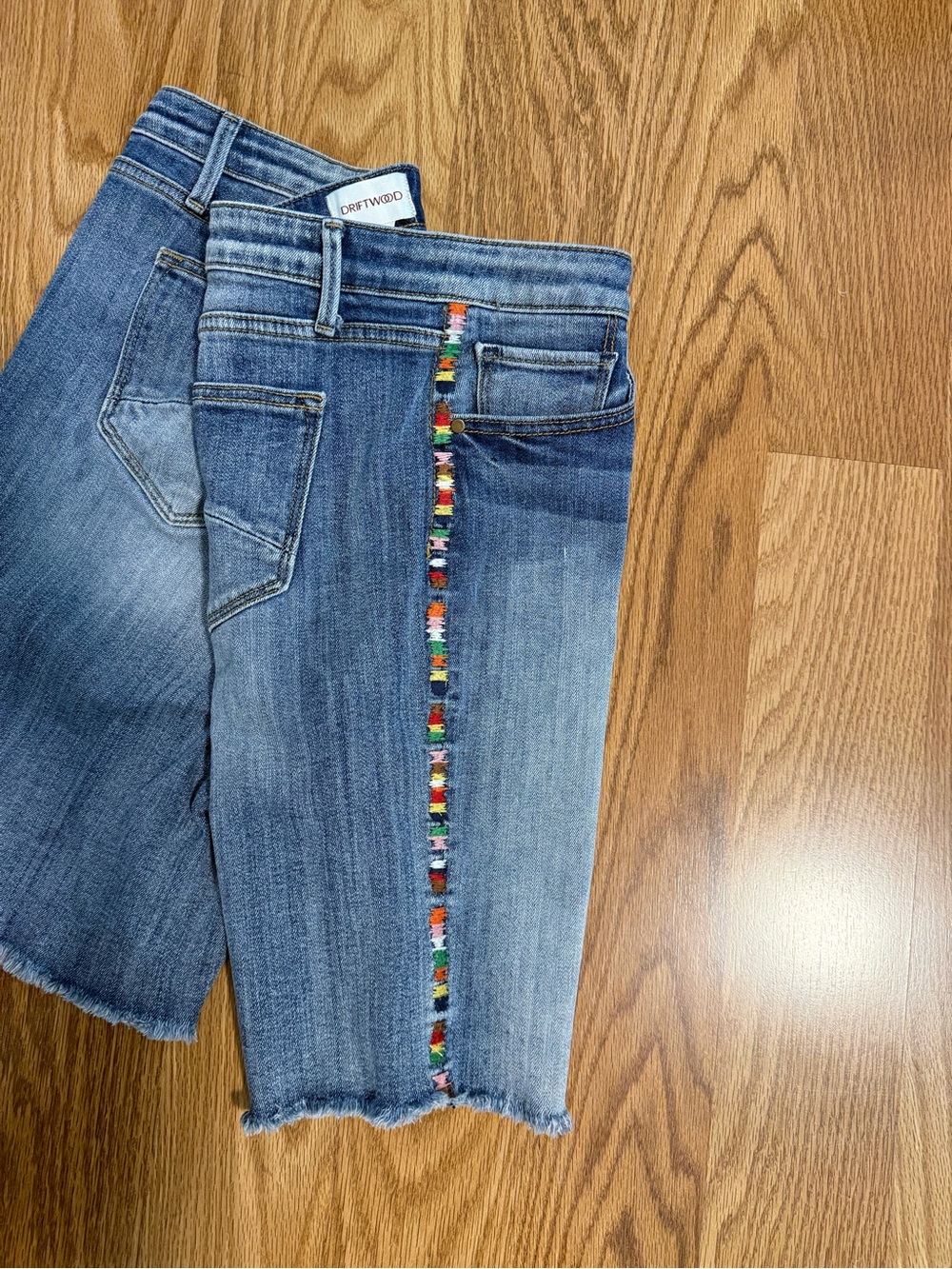 DRIFTWOOD Women's Lulu Cut Off Jean Shorts with Embroidery- Size 30 - Picture 3 of 7
